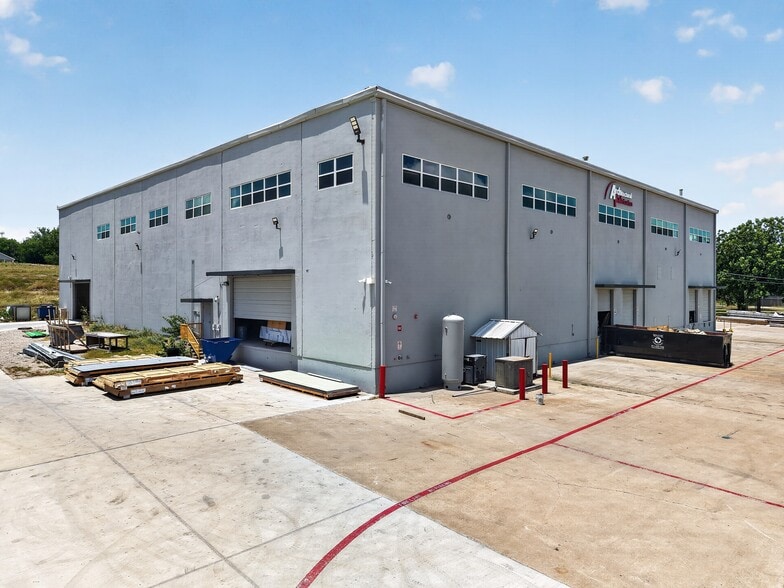 Primary Photo Of 2000 E Richmond Ave, Fort Worth Warehouse For Lease