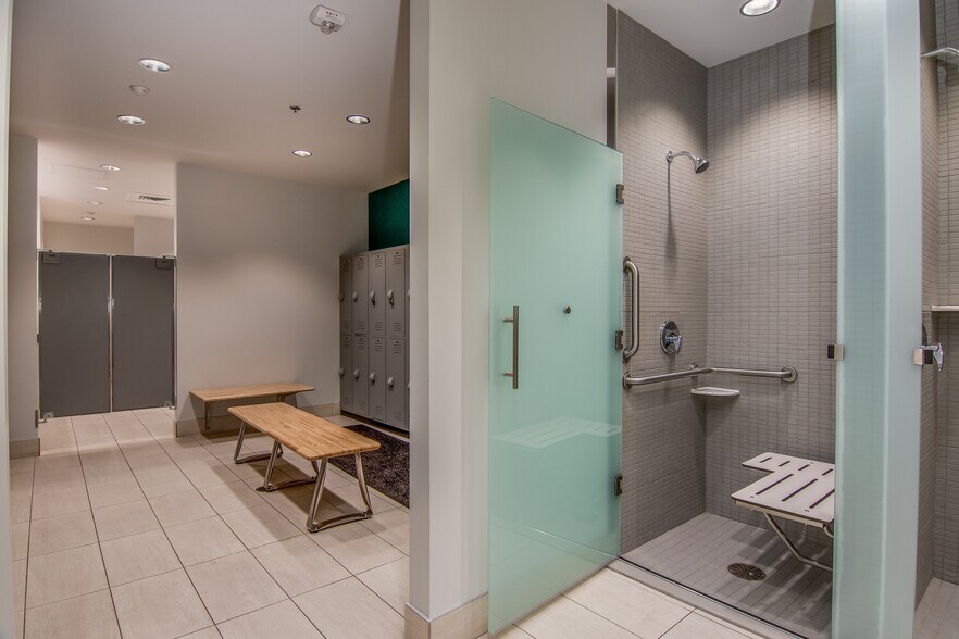 More Photos Of 250 E 200 S, Salt Lake City Office For Lease