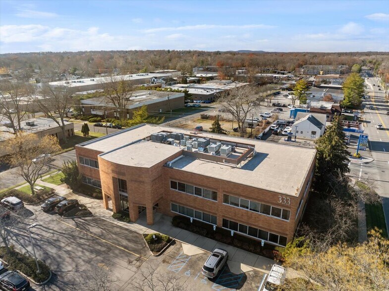 More Photos Of 333 Old Hook Rd, Westwood Medical For Sale