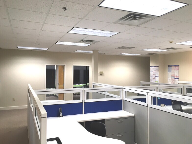 More Photos Of 2385 Satellite Blvd, Duluth Office Residential For Lease