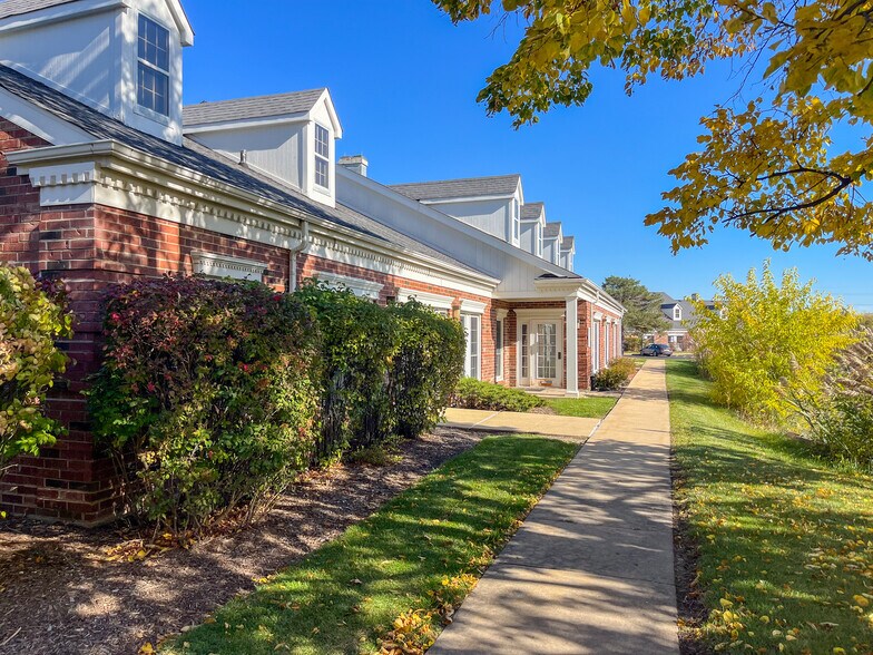 More Photos Of 33 W Higgins Rd, South Barrington Unknown For Lease