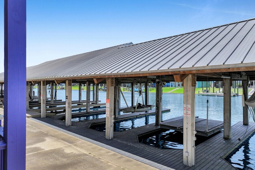 More Photos Of 2207 Nelson Avenue, Port Bolivar Healthcare For Sale