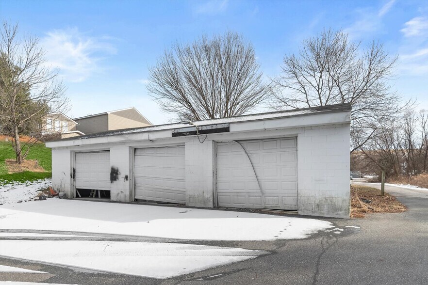 More Photos Of 4028 Hanover Pike, Manchester Auto Repair For Sale