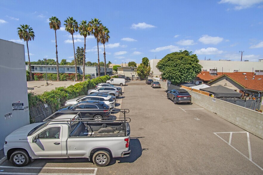 More Photos Of 6747 Odessa Ave, Van Nuys Office For Lease