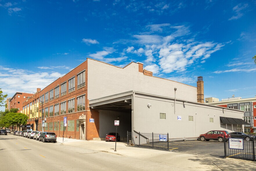 More Photos Of 1100-1114 W Monroe St, Chicago Showroom For Lease