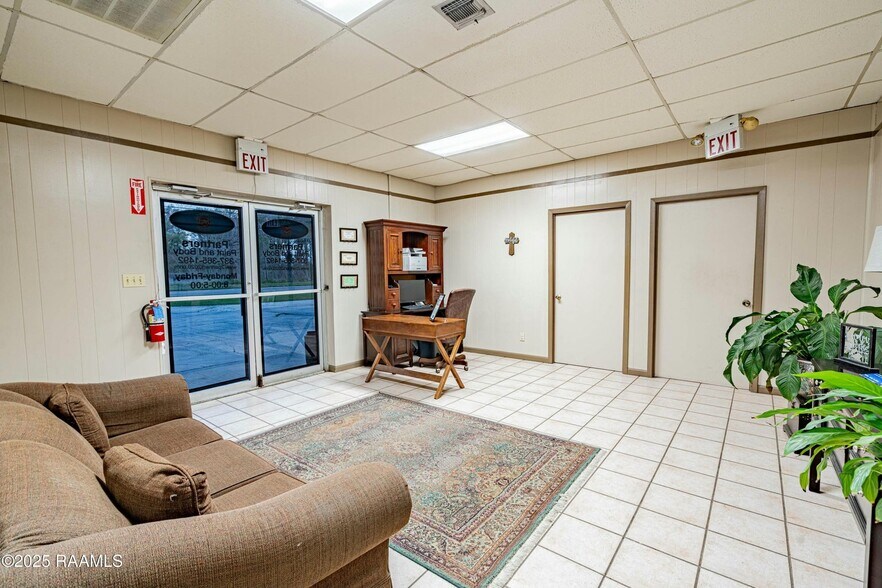 More Photos Of 1312 W Admiral Doyle Dr, New Iberia Industrial For Sale
