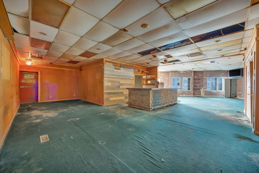 More Photos Of 100 S Brookville Pike, West College Corner Freestanding For Sale