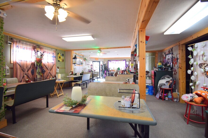 More Photos Of 502 W Franklin St, Sesser Office For Sale