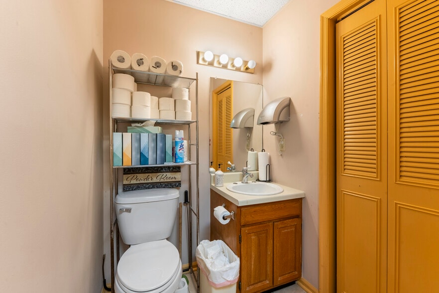 More Photos Of 7 Auer Ct, East Brunswick Office For Sale