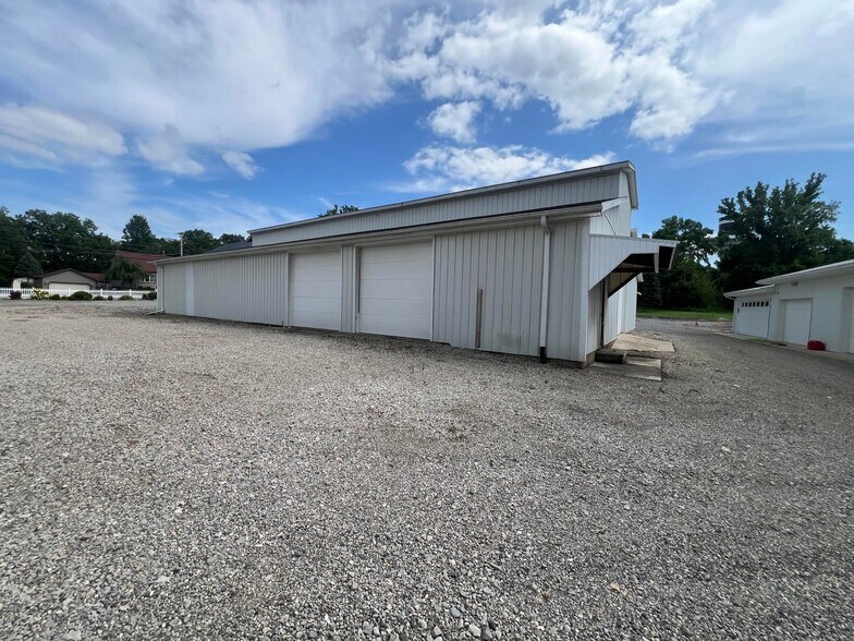 More Photos Of 380 S Main St, De Graff Light Manufacturing For Sale