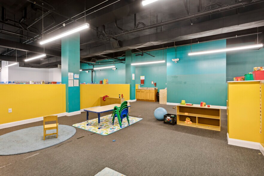 More Photos Of 1710 W Passyunk Ave, Philadelphia Flex For Lease