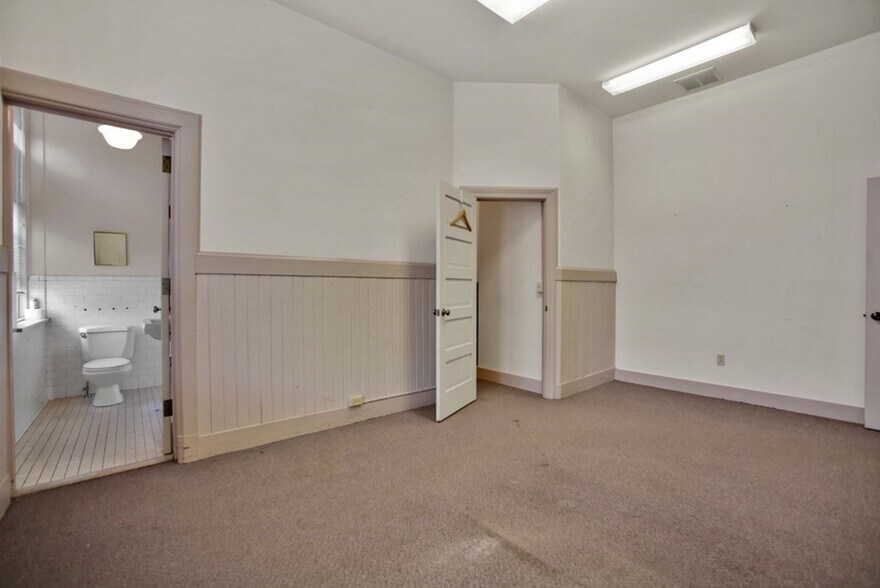 More Photos Of 2 Waln St, Wellsboro Office For Sale