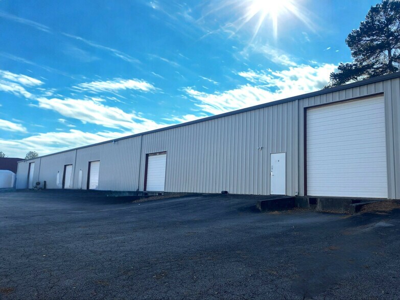 More Photos Of 51 Pearl Industrial Ave, Hoschton Warehouse For Lease