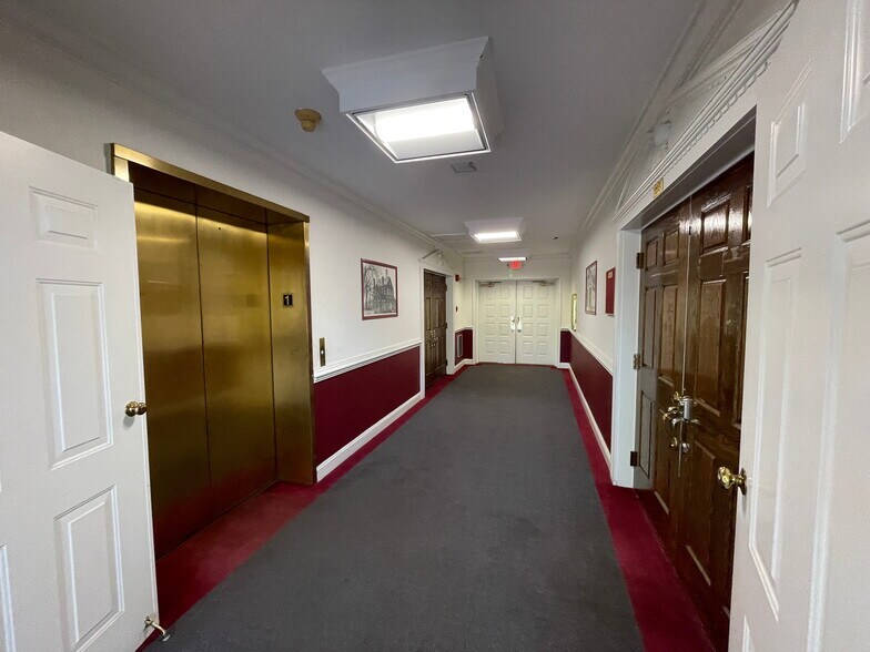 More Photos Of 11340 Pembrooke Sq, Waldorf Medical For Sale