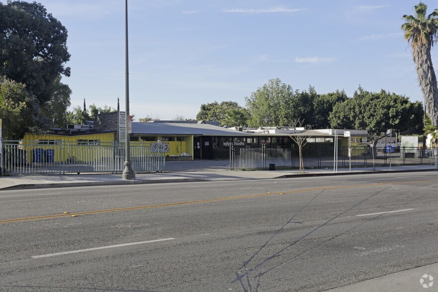 Primary Photo Of 4950 Wilshire Blvd, Los Angeles Office For Sale