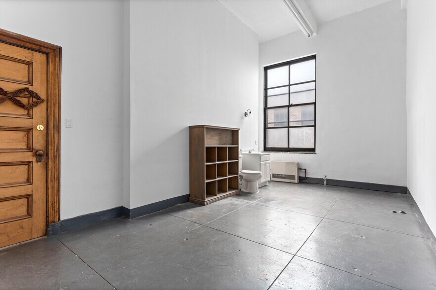 More Photos Of 51-55 Nassau Ave, Brooklyn Loft Creative Space For Lease
