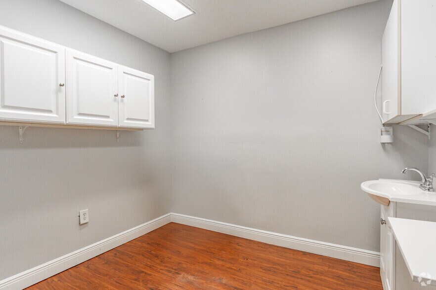 More Photos Of 1511 Indian Rocks Rd S, Largo Medical For Sale