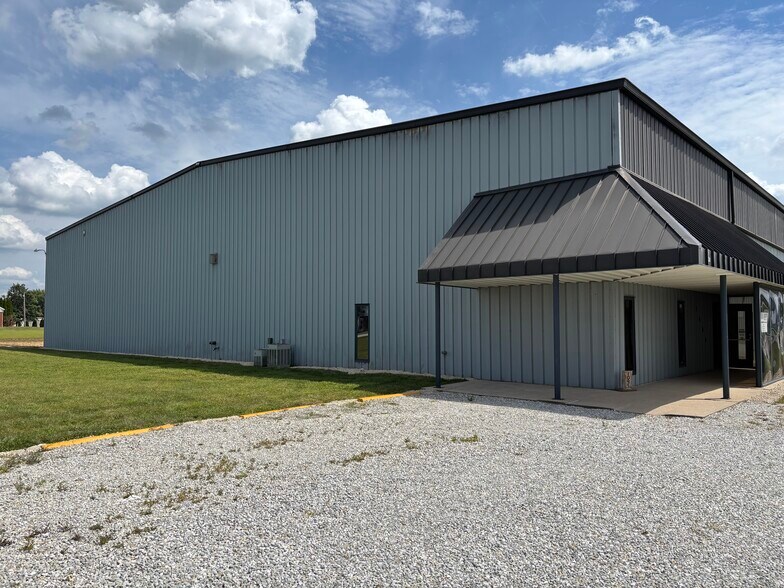More Photos Of 1095 Development Dr, Tipton Industrial For Sale