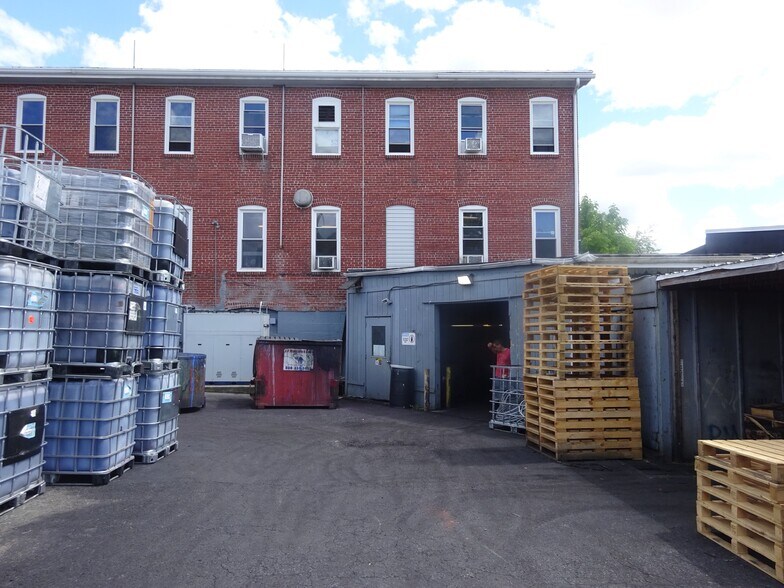 More Photos Of 3146 Marion St, Laureldale Manufacturing For Sale