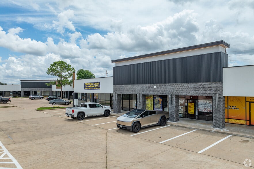 More Photos Of 14829 Bellaire Blvd, Houston Storefront Retail Office For Lease