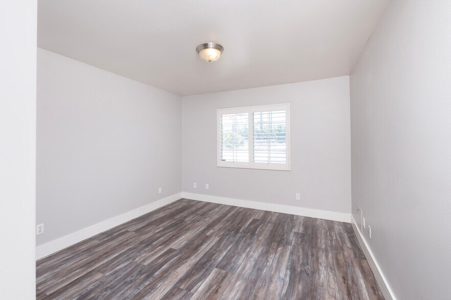 More Photos Of 8715 Dufferin Ave, Riverside Land For Sale