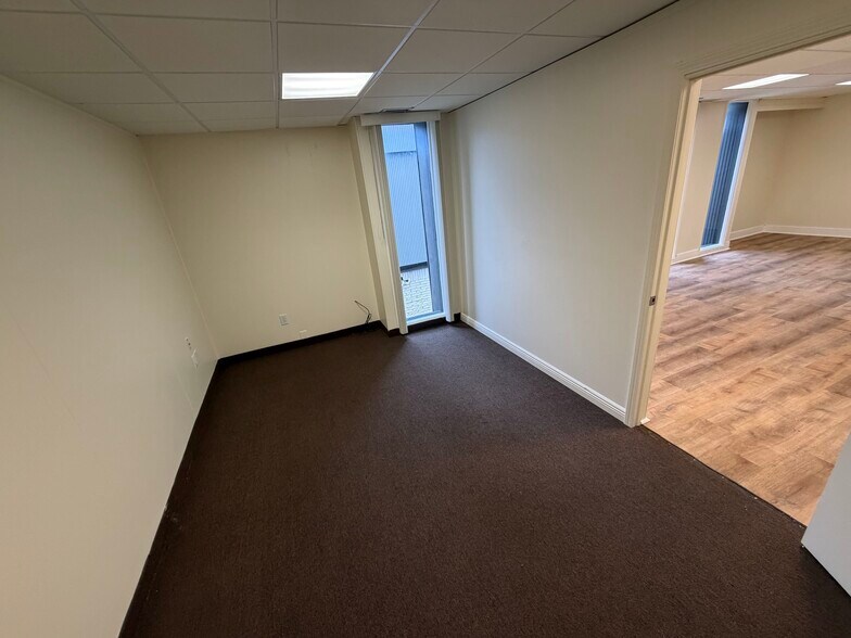 More Photos Of 17320 W 12 Mile Rd, Southfield Unknown For Lease