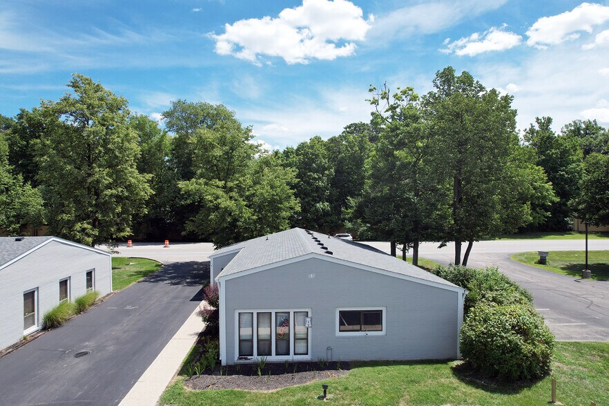 More Photos Of 7098 N Shadeland Ave, Indianapolis Office For Sale