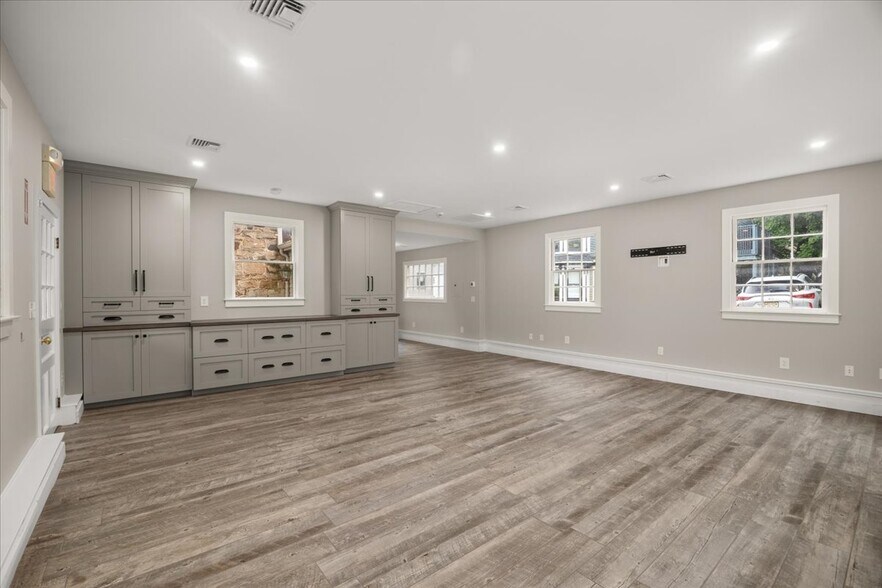 More Photos Of 1 E Mill Rd, Long Valley Office For Sale