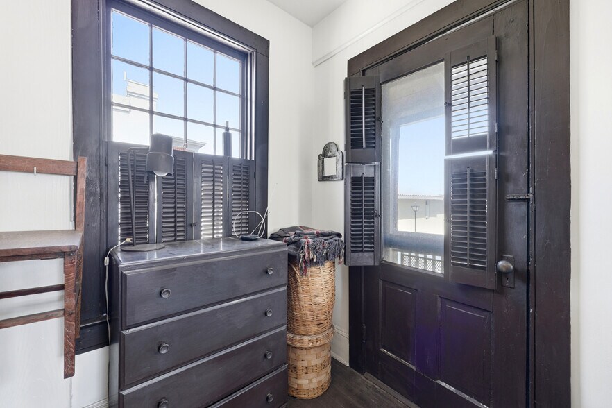 More Photos Of 50 Charlotte St, Saint Augustine Storefront Retail Office For Sale