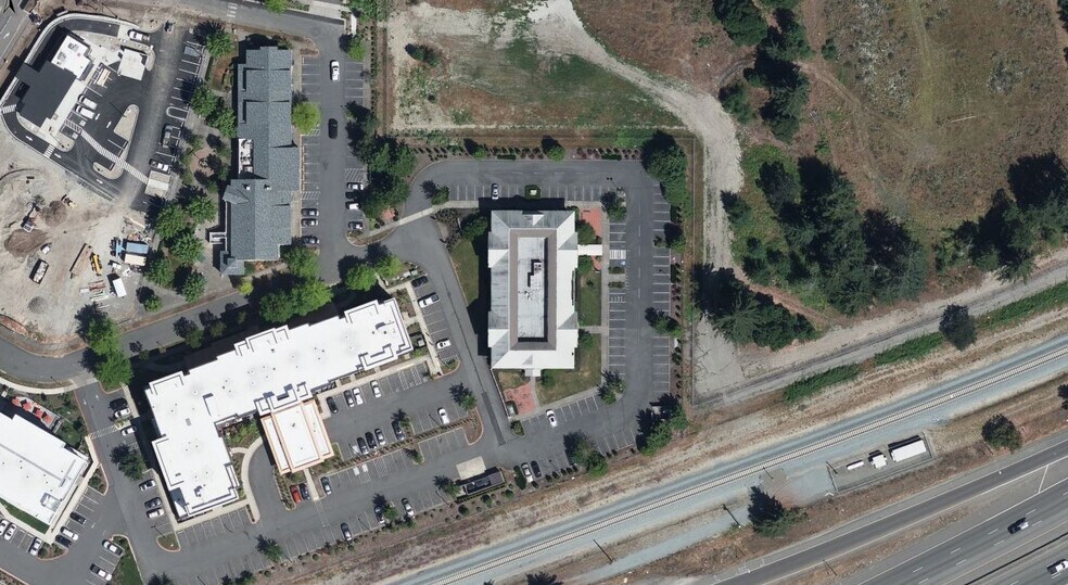 More Photos Of 1000 Station Dr, DuPont Office For Lease
