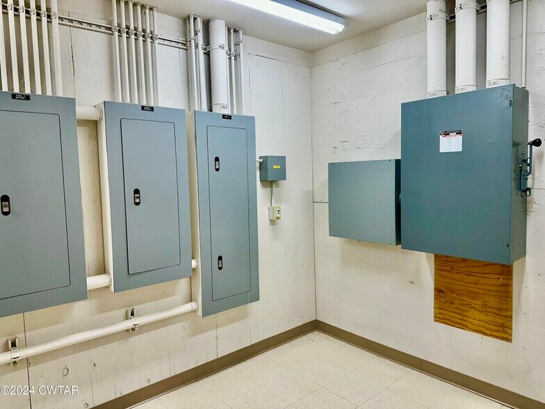 More Photos Of 2214 Osborne St, Humboldt Medical For Sale