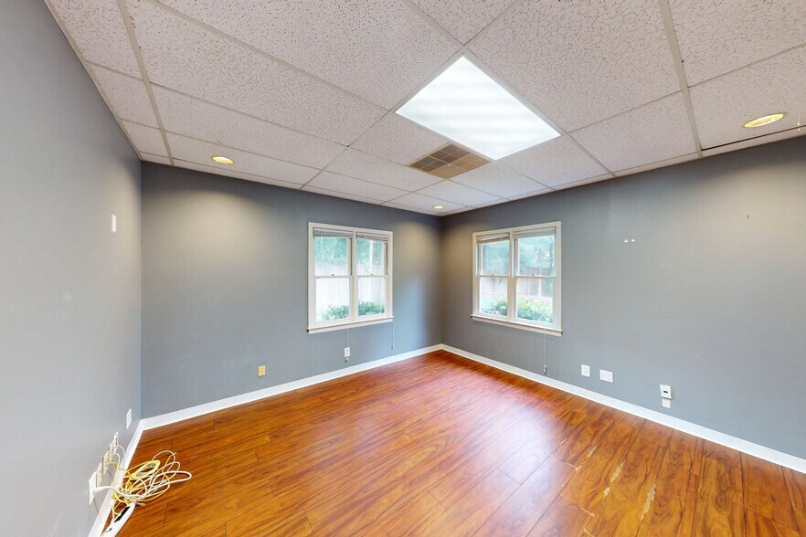 More Photos Of 320 Winn Way, Decatur Medical For Lease