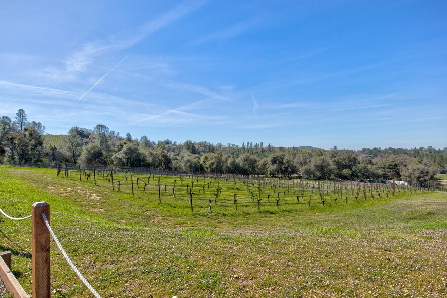 More Photos Of 7449 Fairplay Rd, Somerset Specialty For Sale