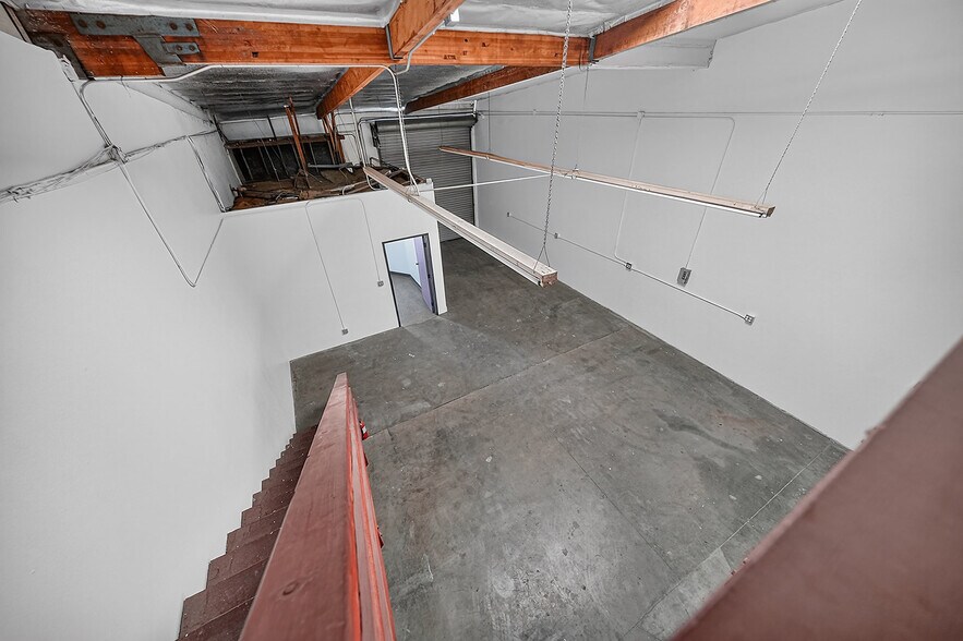 More Photos Of 550-590 E Arrow Hwy, San Dimas Warehouse For Lease
