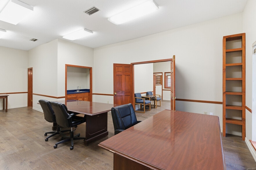 More Photos Of 723 Hardy St, Hattiesburg Office For Sale