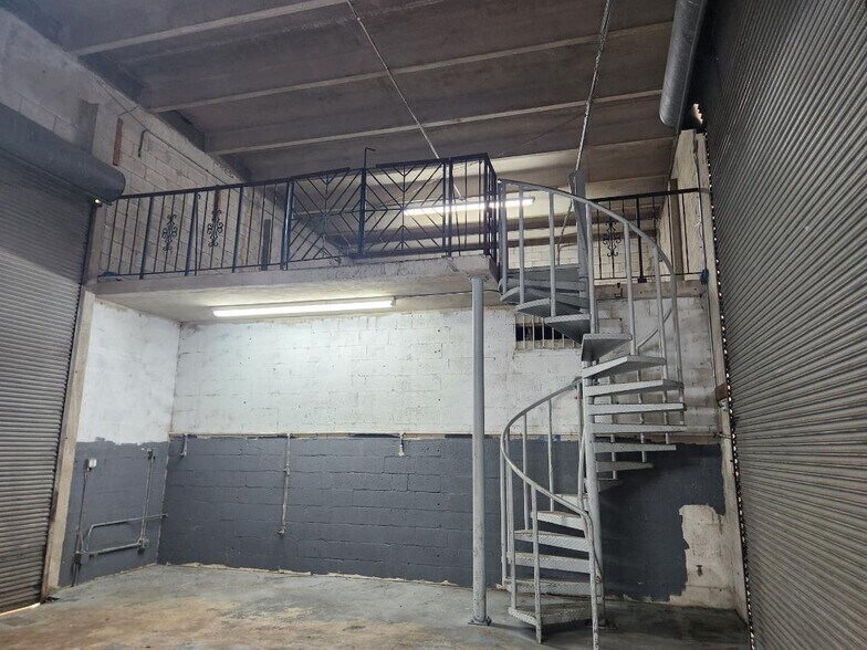 More Photos Of 890 SW 69th Ave, Miami Warehouse For Lease