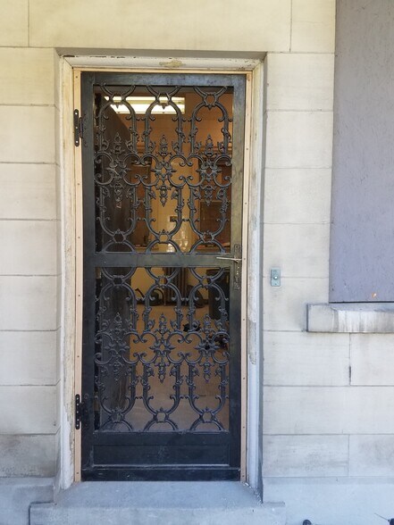 More Photos Of 8469 E Jefferson Ave, Detroit Office Residential For Sale