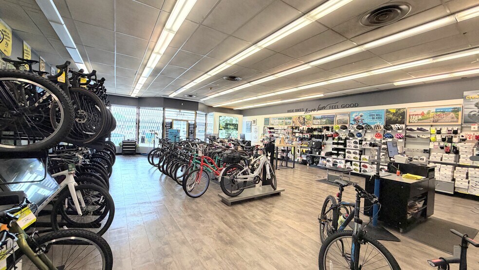 More Photos Of 4828 Sunrise Hwy, Massapequa Park Storefront For Lease