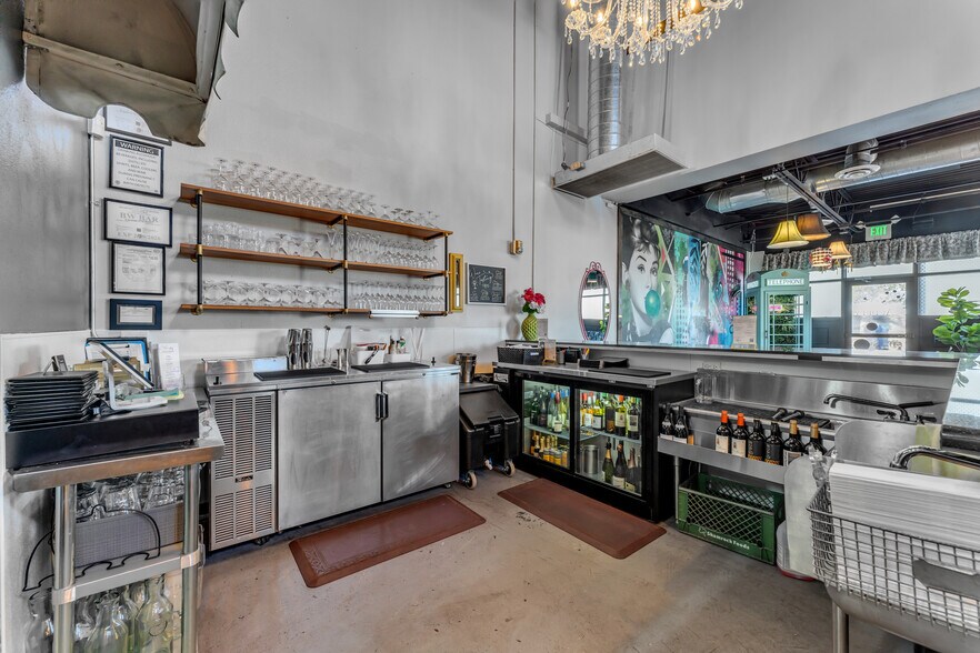 More Photos Of 9299 W Olive Ave, Peoria Light Manufacturing For Lease