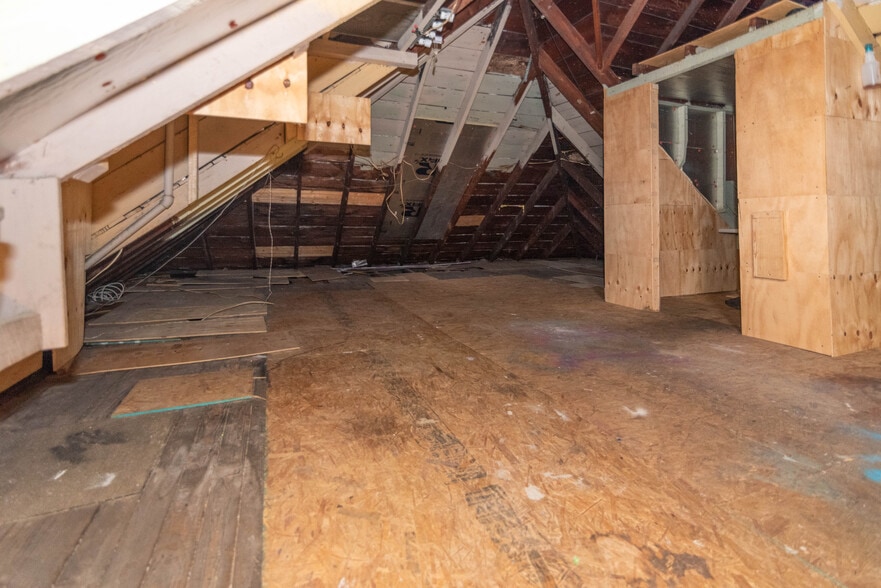 More Photos Of 4905 Liberty Heights Ave, Gwynn Oak Storefront Retail Residential For Sale