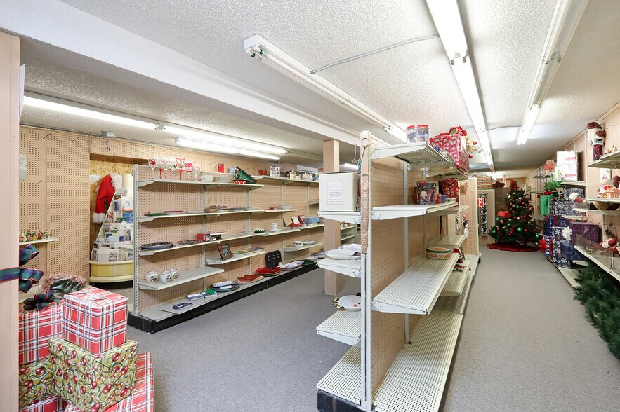 More Photos Of 106 N Wilson Ave, Jefferson Storefront For Sale