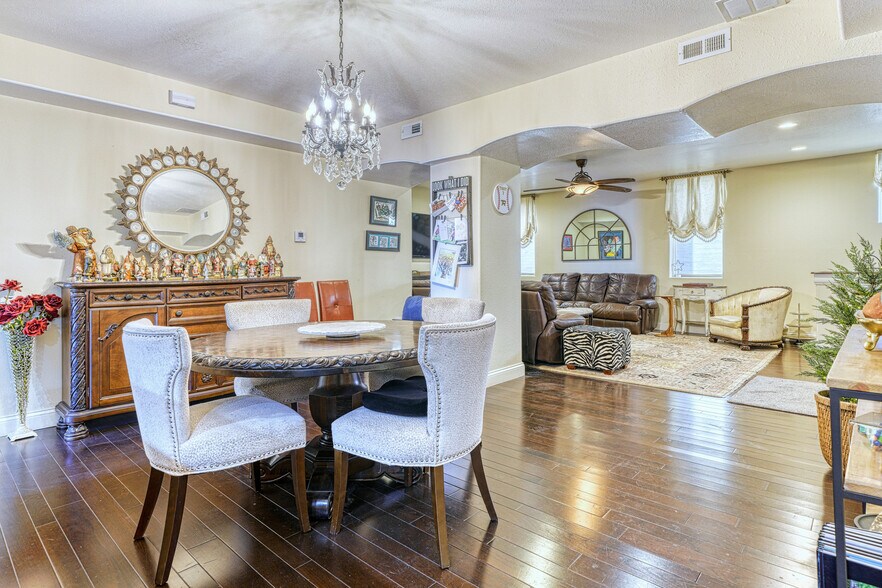 More Photos Of 1234 Manitoba Ave, South Milwaukee Specialty For Sale