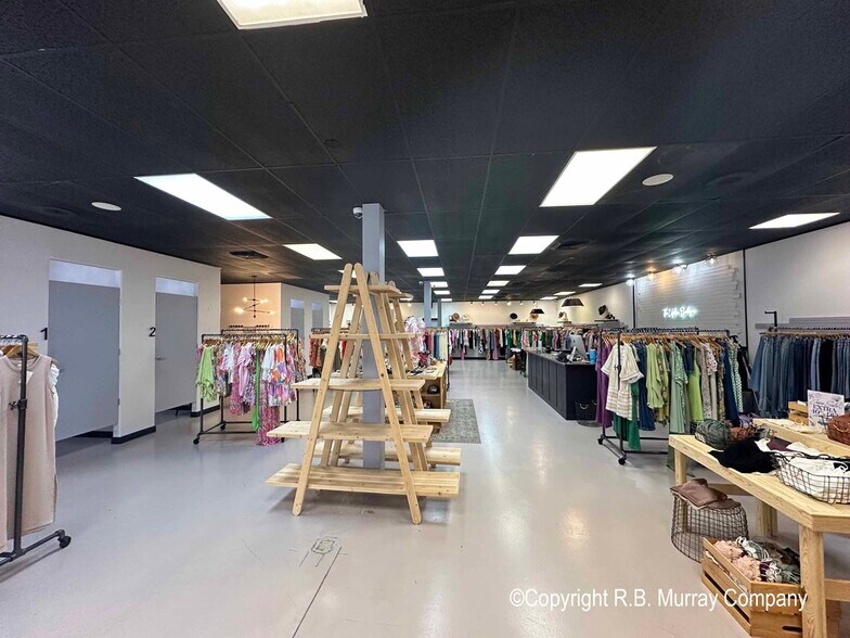 More Photos Of 1324-1326 E. Battlefield, Springfield General Retail For Lease