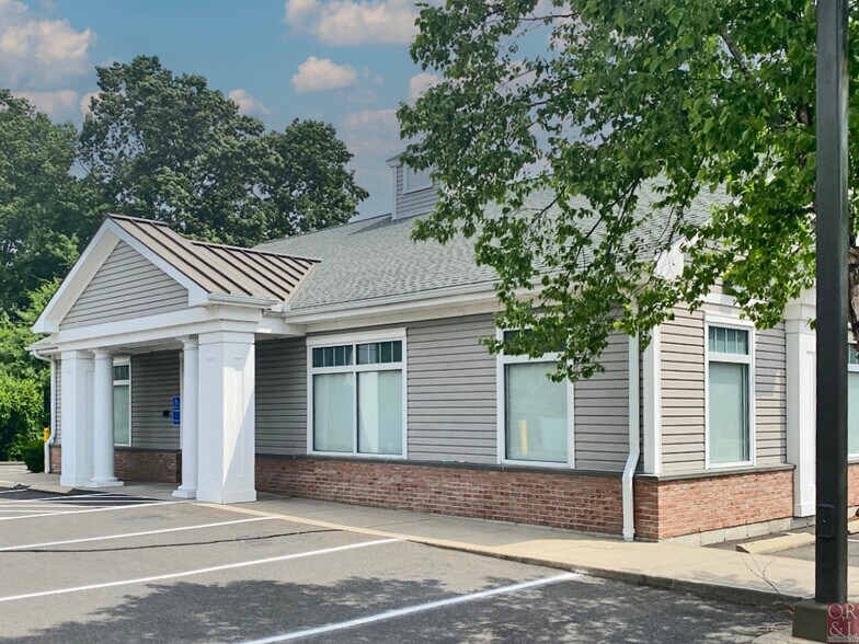 More Photos Of 129 New Britain Ave, Plainville Bank For Lease