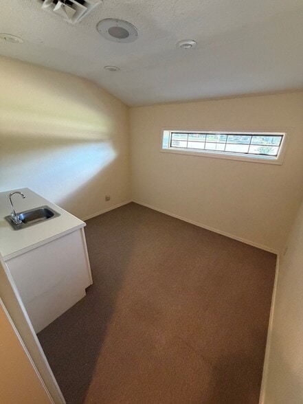 More Photos Of 5401 E 71st St, Tulsa Office For Lease