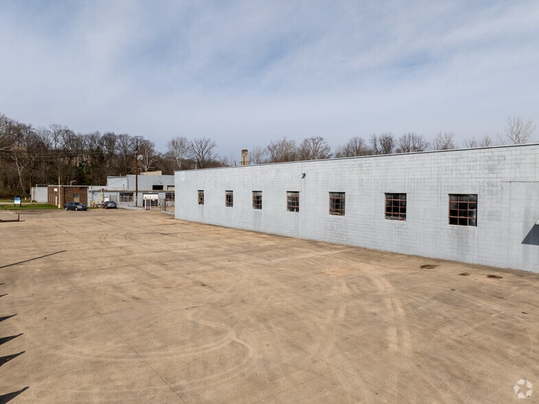 More Photos Of 148 Caldwell Dr, Cincinnati Manufacturing For Lease