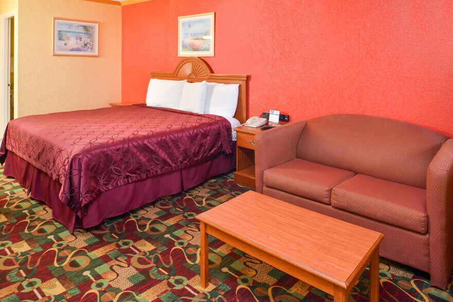 More Photos Of 15101 S Interstate 35, Buda Hotel For Sale