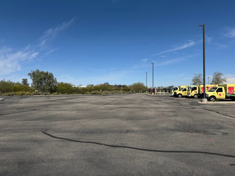More Photos Of 3761 E Tennessee St, Tucson Warehouse For Lease