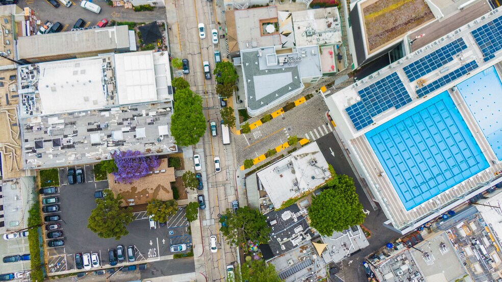 More Photos Of 616 N Robertson Blvd, West Hollywood Storefront Retail Office For Sale