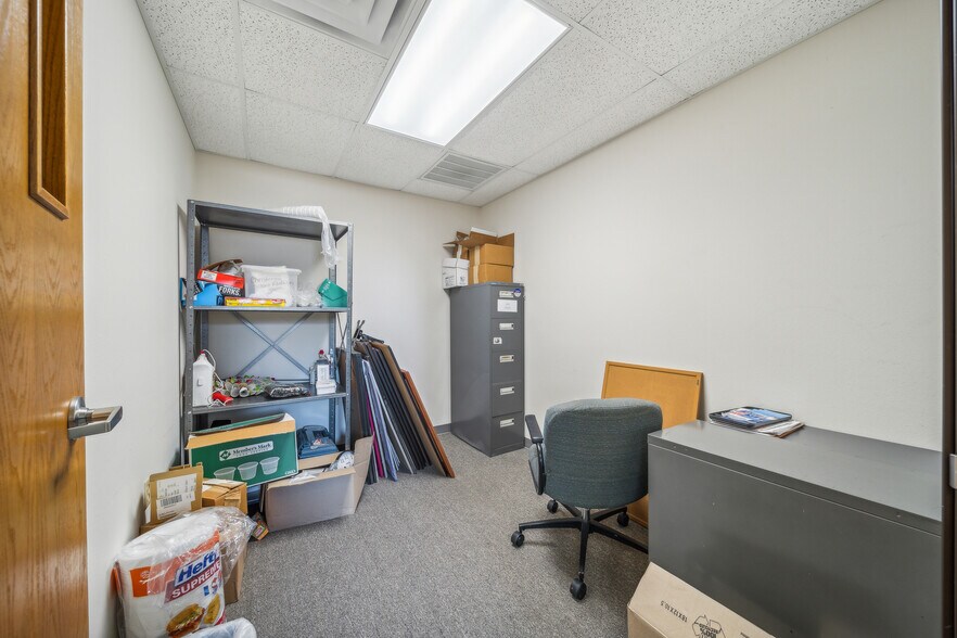 More Photos Of 2020 Holly Rd, Claremore Office For Sale